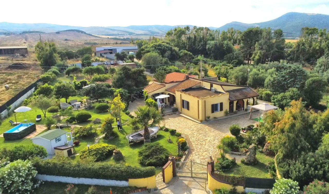Casa Vacanze La Guzzetta Ranch Villa Canaglia ภายนอก รูปภาพ